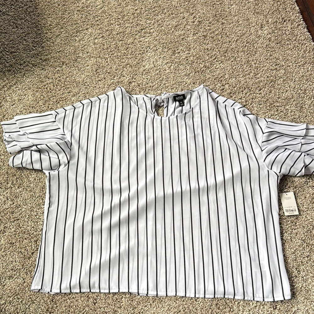 a.n.a Black and White Boxy Pleated Blouse